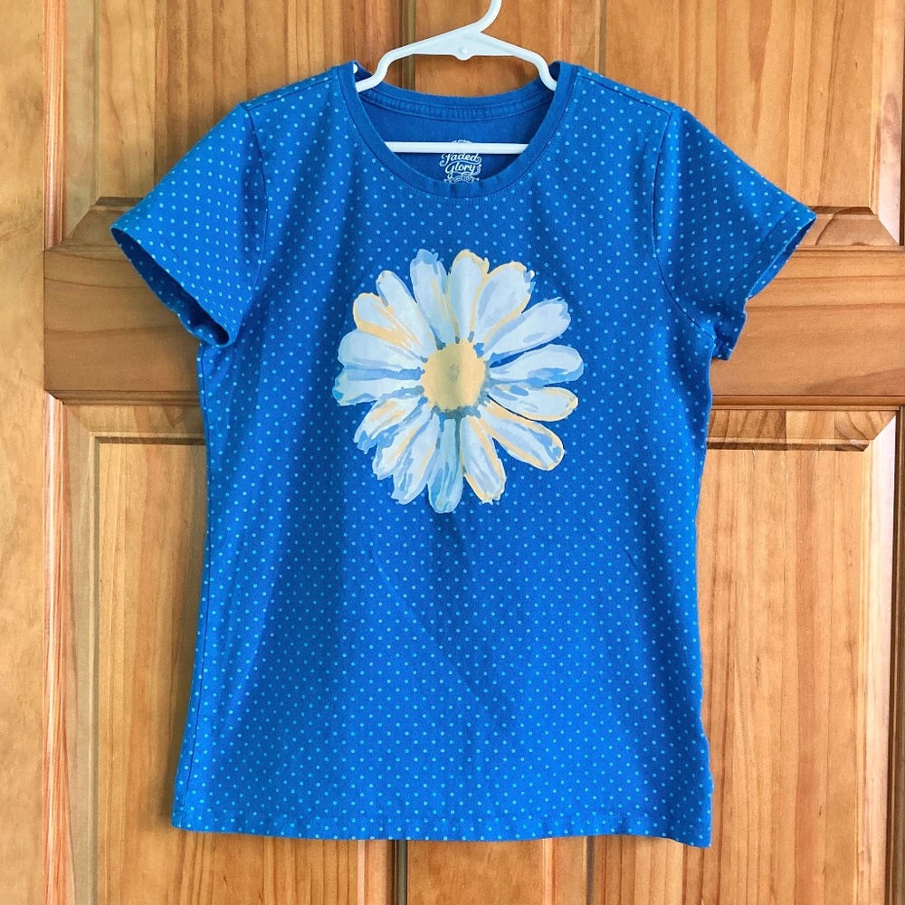 Girl’s size 10-12 Faded Glory short sleeved blue polka dot T-shirt with flower